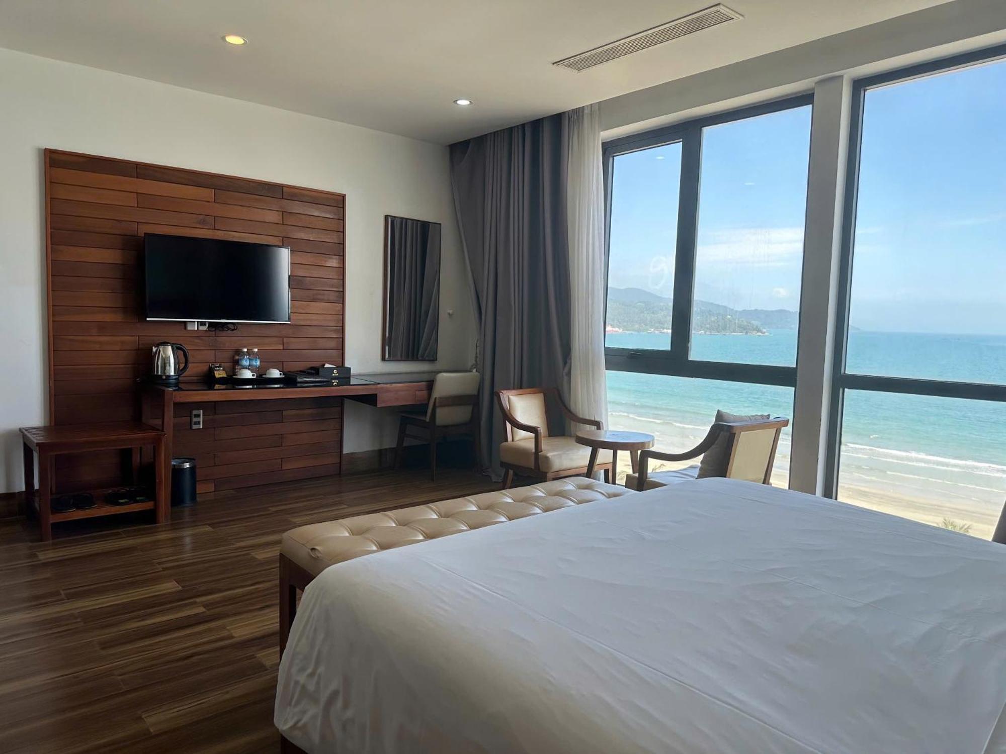 Alisia Beach Hotel Дананг Екстер'єр фото